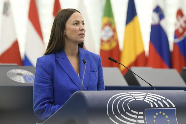 Мая Божинова